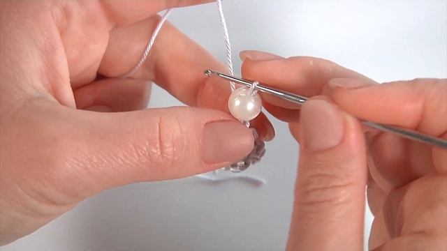 Это СУПЕР ПРОСТО и НЕЖНО/Вяжем КРАСИВО крючком с БИСЕРОМ и БУСИНАМИ/Авторская разработка смотреть онлайн