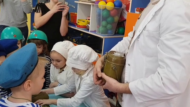 Клубный час "Буду в армии служить" - ч2 смотреть онлайн