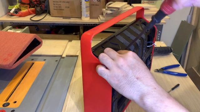 What's Inside Vifa Copenhagen Bluetooth Speaker смотреть онлайн