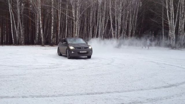 Mazda CX-7. Winter drift on playing field SFU смотреть онлайн
