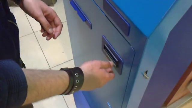 Полтишок на счёт в автомате Qiwi смотреть онлайн