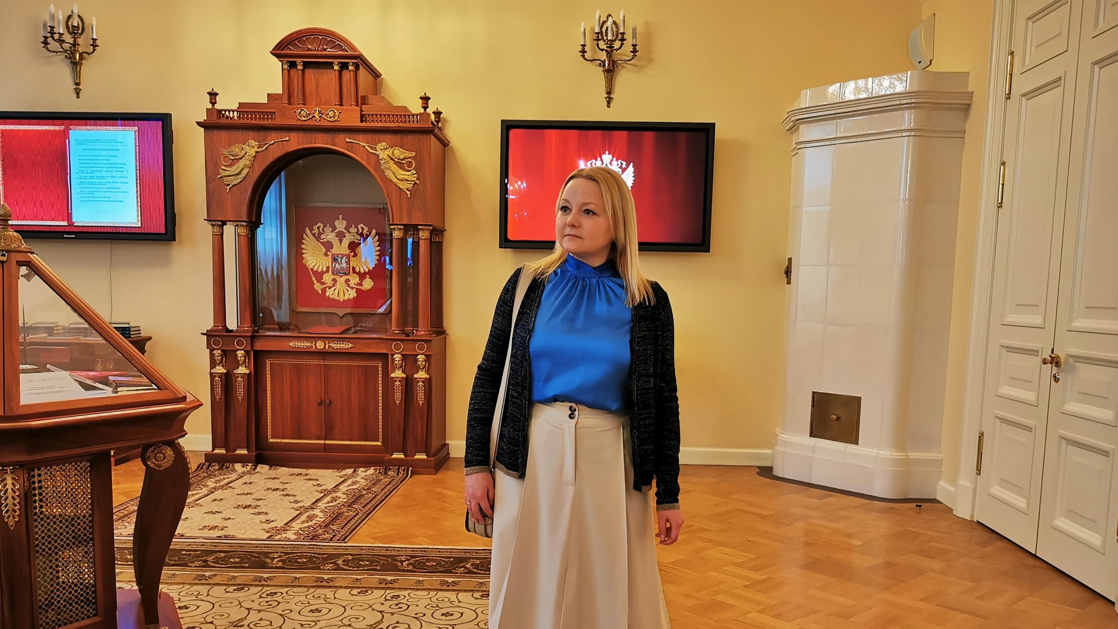 Зал Конституции, парадная лестница и уникальный фонд электронных документов Президентской библиотеки смотреть онлайн