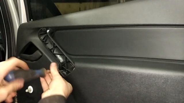 Как правильно снять обшивку двери Гранта смотреть онлайн