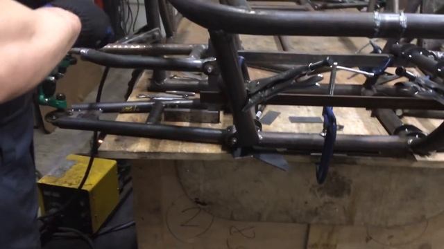 4.Багги.Работы над передней подвеской. смотреть онлайн