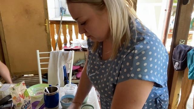 VLOG ? ВСЁ ПЕРЕПУТАЛА / ЗВАННЫЙ УЖИН / НОВЫЙ МАНИКЮР смотреть онлайн