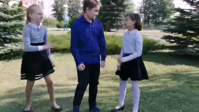 Когда на улице весна, а тут какие-то уроки)) Лиза и Вика, 4 класс смотреть онлайн