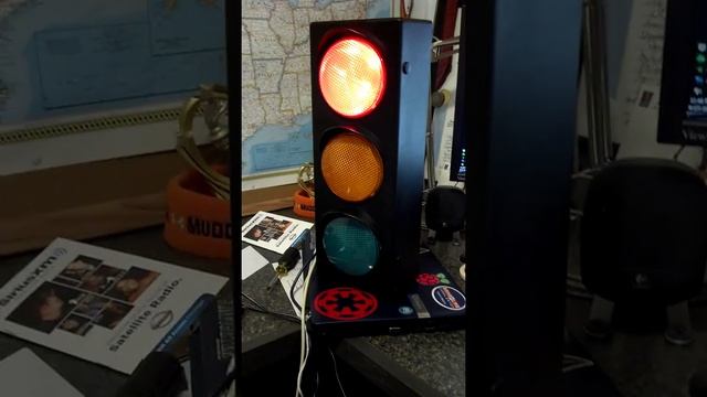 Arduino + Ethernet Shield Traffic Light (do I have internet?) смотреть онлайн
