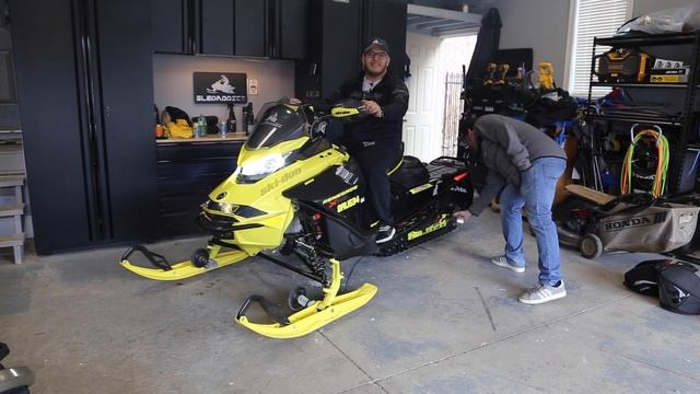 How to Summarize Your Ski-Doo Snowmobile | E-TEC Engines Using the 7.8" Gauge | 22 Renegade X-RS 85 смотреть онлайн