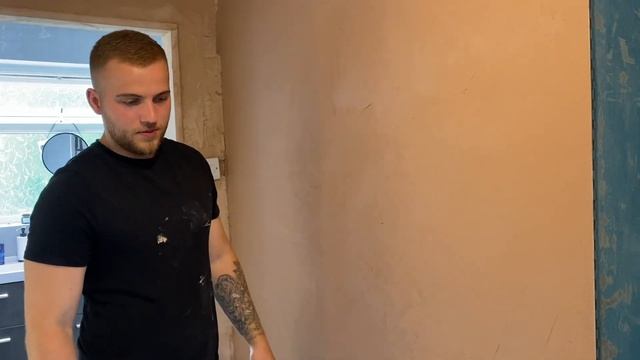 (EASY??!) How To Plaster A Wall | Beginner's Or DIY'ers Guide | SKIM COAT