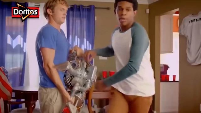 Doritos прикольная реклама. смотреть онлайн
