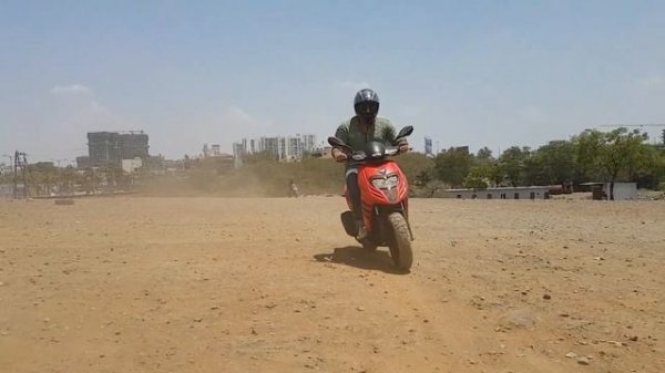 Aprilia Storm 125 Review | UpShift