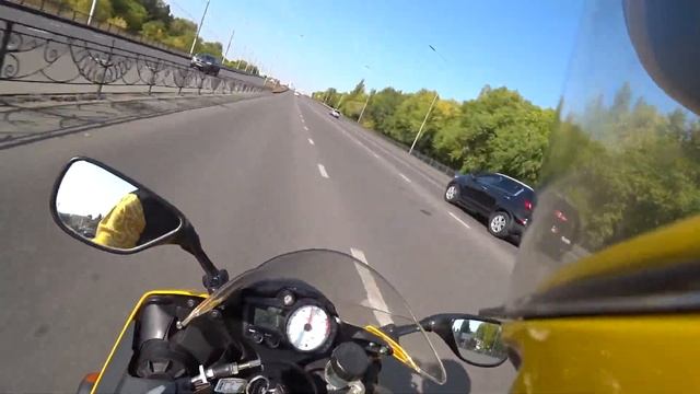 Реакция девушек на прямоток Yamaha r6 | Катаем по городу на спортбайке | Сюрприз для девушки смотреть онлайн