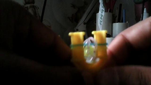 Видео урок по плетению браслетов из резинок. смотреть онлайн