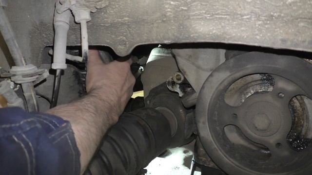 7.Как проще снять генератор Ford Escape 3л.V6 смотреть онлайн