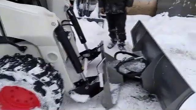 Как работает система bobtach на мини погрузчике смотреть онлайн