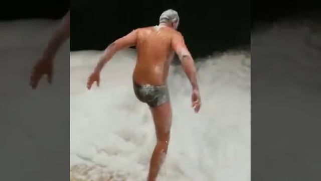 Привет из Домбая! смотреть онлайн