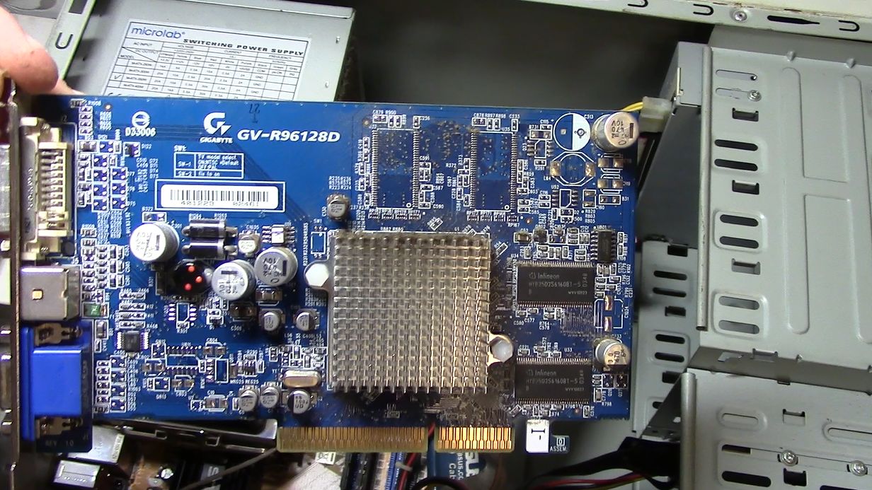 Установка видеокарты. Замена видеокарты. смотреть онлайн