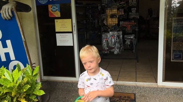 Почему мы с мамой теперь не ходим в туалет // С чего это у филиппинцев выходные // Сипалай Сити смотреть онлайн