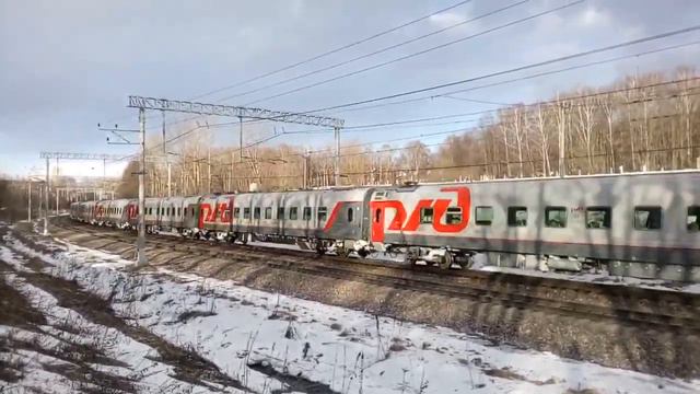 Электровоз ЭП10-002 с поездом№104М Брянск-Москва перегон Латышская-Нара 18.03.2016 смотреть онлайн