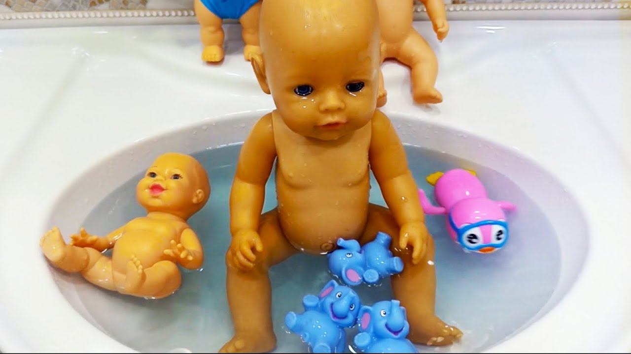 Baby Born Swimming in the Sink Zapf Creation toy Fun video смотреть онлайн