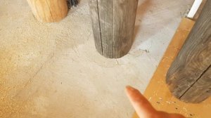 Меняем компенсатор усадки в срубе  Зачем и как?