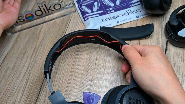 How to Replace: JBL Quantum 100 / 200 / 300 Headband Pad смотреть онлайн