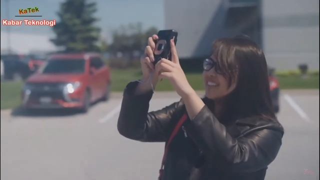 Fujifilm Instax Mini LiPlay Kamera Instan Digital Mungil Bisa Rekam Suara смотреть онлайн