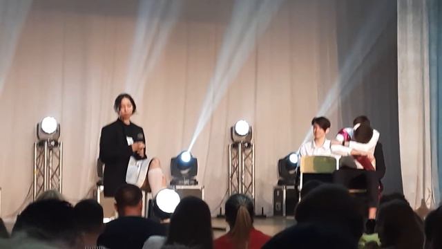 Сценка с "Последнего звонка" смотреть онлайн