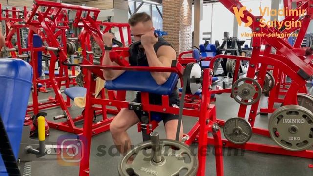 7. Сгибание рук на тренажере «larry scoтт» смотреть онлайн
