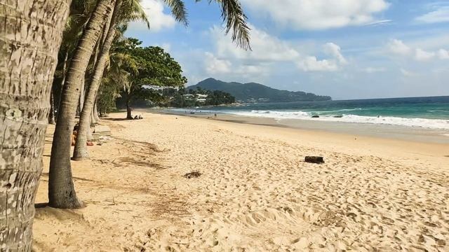 Пхукет волны в июне пляж Сурин . Волны и дожди в июне на Пхукете смотреть онлайн