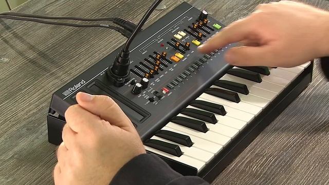ROLAND VP-03 Vocoder Test | Review | Sound Demo (deutsch) смотреть онлайн