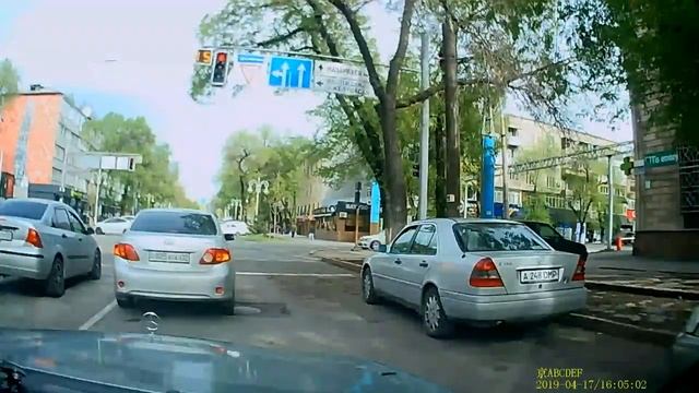 По ул Жибек Жолы на восток пересечение с ул Желтоксан смотреть онлайн