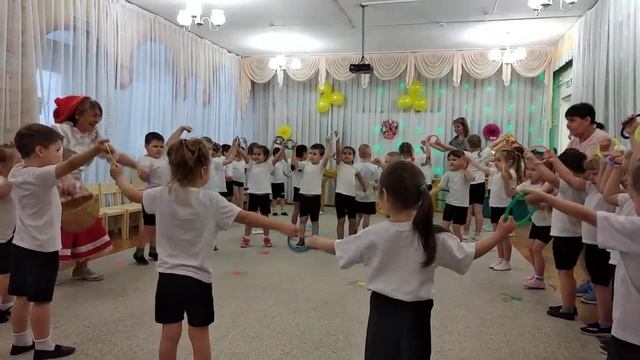 Спортивный праздник "Наши мамы самые лучшие" смотреть онлайн