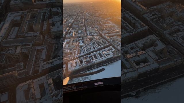 Питерские дворы-колодцы на закате сверху