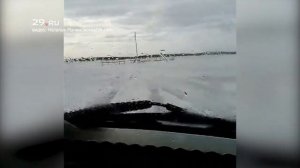 Машины уходят под лёд