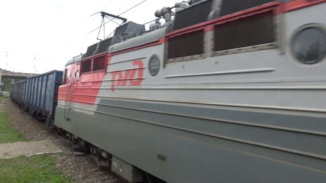 Электровозы ВЛ80С-1990 + ВЛ80С-1487 с грузовым поездом