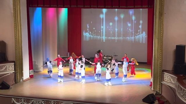 Летать. День счастья в ДК БАЗа 18.03.2023 смотреть онлайн