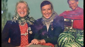 На горе колхоз,под горой совхоз.