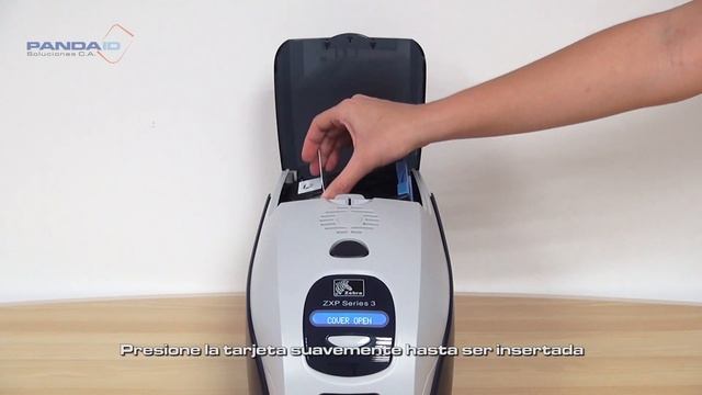 Zebra ZXP 3: Instalación de Tarjetas смотреть онлайн