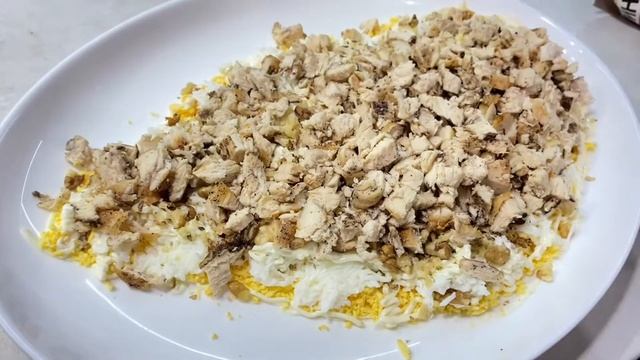 Салат Тиффани. Салат с Курицей и виноградом. ВКУСНЫЙ НОВОГОДНИЙ САЛАТ. Tiffani salad recipe. смотреть онлайн