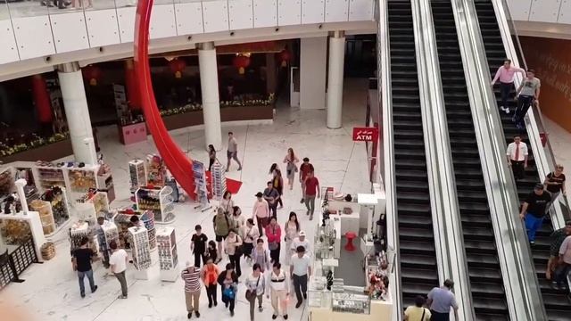 Yass Mall Abu Dhabi | Ferrari World Abu Dhabi ??? смотреть онлайн