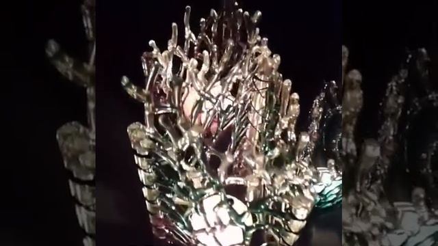 Ажурные подсвечники из стекла.