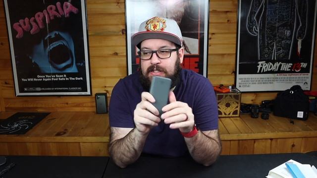 Anker PowerCore Slim in Midnight Green! The Perfect Way To Charge Your iPhone 11 Pro While On The G смотреть онлайн