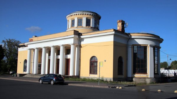 От Балтийского вокзала до Красного Села на электричке.