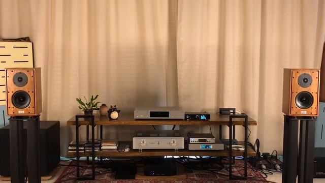 RME ADI2FS with Benchmark ABH2, Lumin U1 Mini and Harbeth P3ESR смотреть онлайн