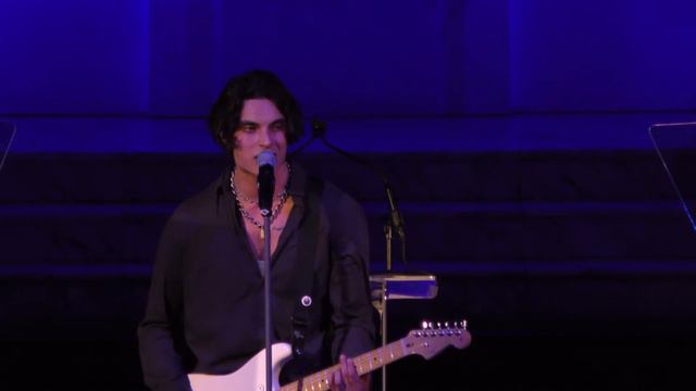 Samuel Larsen Opens the 2016 Outfest Legacy Awards смотреть онлайн