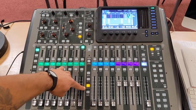 How to View Outputs, Groups, Busses on the Behringer X32 Mixing Desk смотреть онлайн