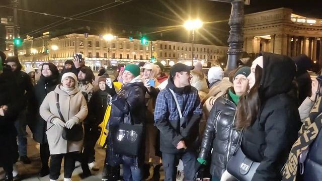 Питер! Уличные музыканты... Супер хит - Половинка! Классная вечеринка с группой Айдахо на Невском!! смотреть онлайн