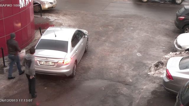 Камера UControl ВАРИО 1080 (угол обзора 22°), улица, дневное освещение смотреть онлайн