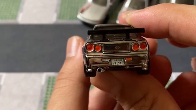RIPPING OFF THE LATEST HOTWHEELS RLC R34 SKYLINE!